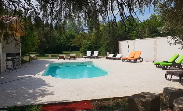 Chambres d'hôtes avec piscine à Beaucaire , Beaucaire, Mas Tareau
